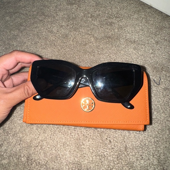 Tory Burch Sunglasses with Vibrant Orange Case - Picture 1 of 2